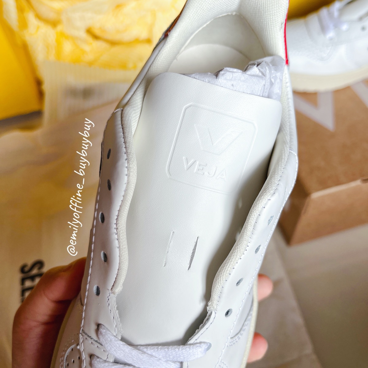 法國Veja Sneakers V-10小白鞋開箱介紹!尺寸怎麼挑選?哪裡買?小心不要買到假貨。 - 第12張圖 法國Veja Sneakers V-10小白鞋開箱介紹!尺寸怎麼挑選?哪裡買?小心不要買到假貨。