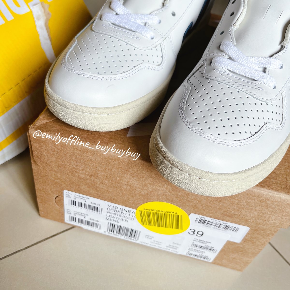 法國Veja Sneakers V-10小白鞋開箱介紹!尺寸怎麼挑選?哪裡買?小心不要買到假貨。 - 第13張圖 法國Veja Sneakers V-10小白鞋開箱介紹!尺寸怎麼挑選?哪裡買?小心不要買到假貨。