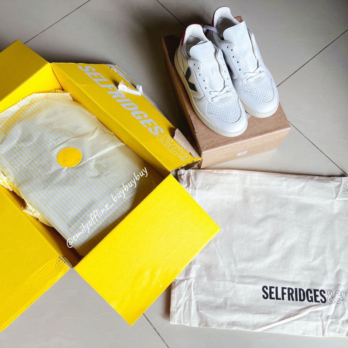 法國Veja Sneakers V-10小白鞋開箱介紹!尺寸怎麼挑選?哪裡買?小心不要買到假貨。 - 第14張圖 法國Veja Sneakers V-10小白鞋開箱介紹!尺寸怎麼挑選?哪裡買?小心不要買到假貨。