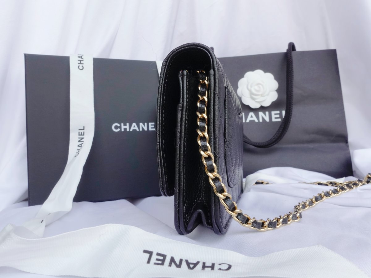 CHANEL經典WOC開箱！2022香奈兒鏈子長夾分享！台灣、英國、法國分別售價？最新防偽晶片是什麼？讓我來說給你聽～
