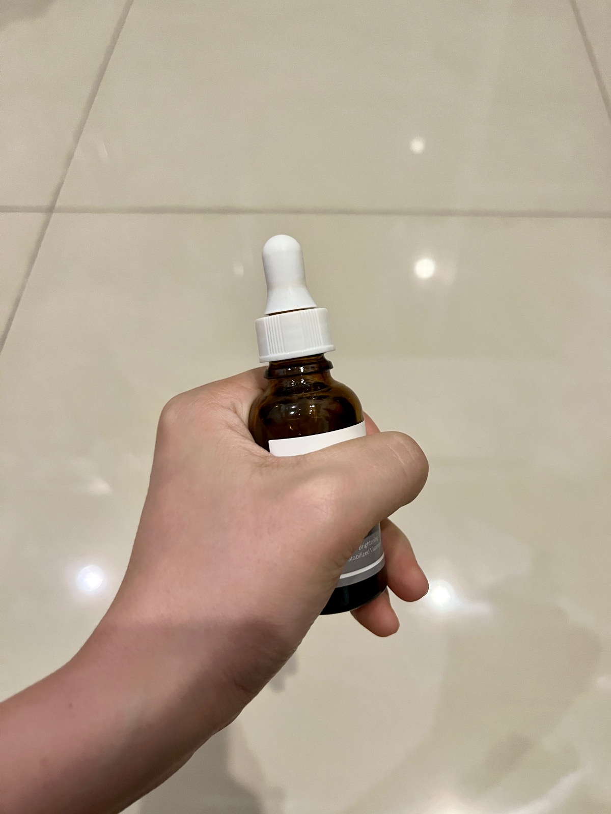 契爾氏早C晚A好用嗎?Kiehls 淡斑精華+A醇抗痕精華14天使用心得分享(含35折入手契爾氏A醇分享) - 第7張圖 契爾氏早C晚A好用嗎?Kiehls 淡斑精華+A醇抗痕精華14天使用心得分享(含35折入手契爾氏A醇分享)