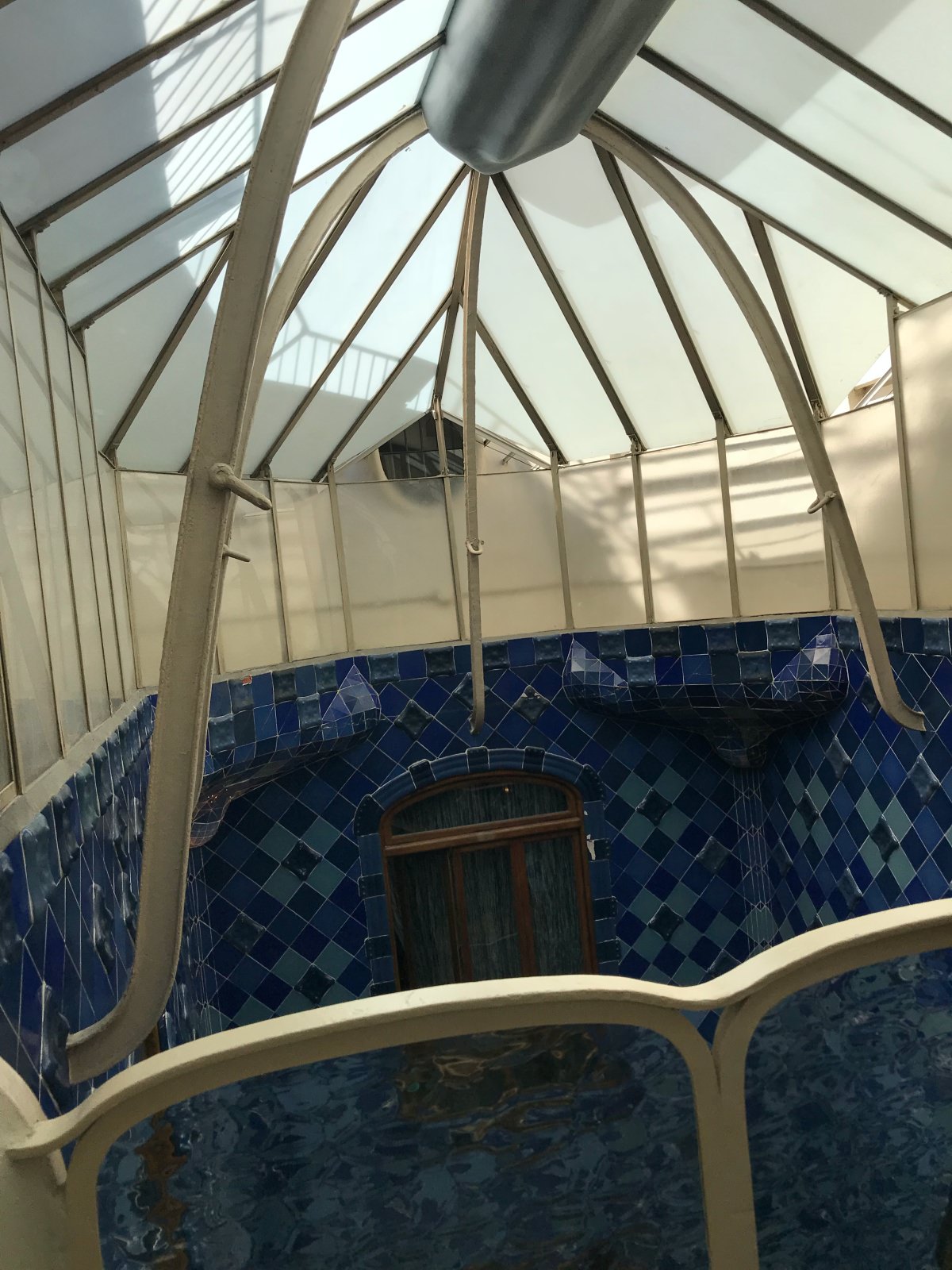 巴特婁之家根本人間海底世界！2022 巴賽隆納高第建築 Casa Batlló 從3D變10D？是大孩子們的遊樂園吧（含最新票價資訊）