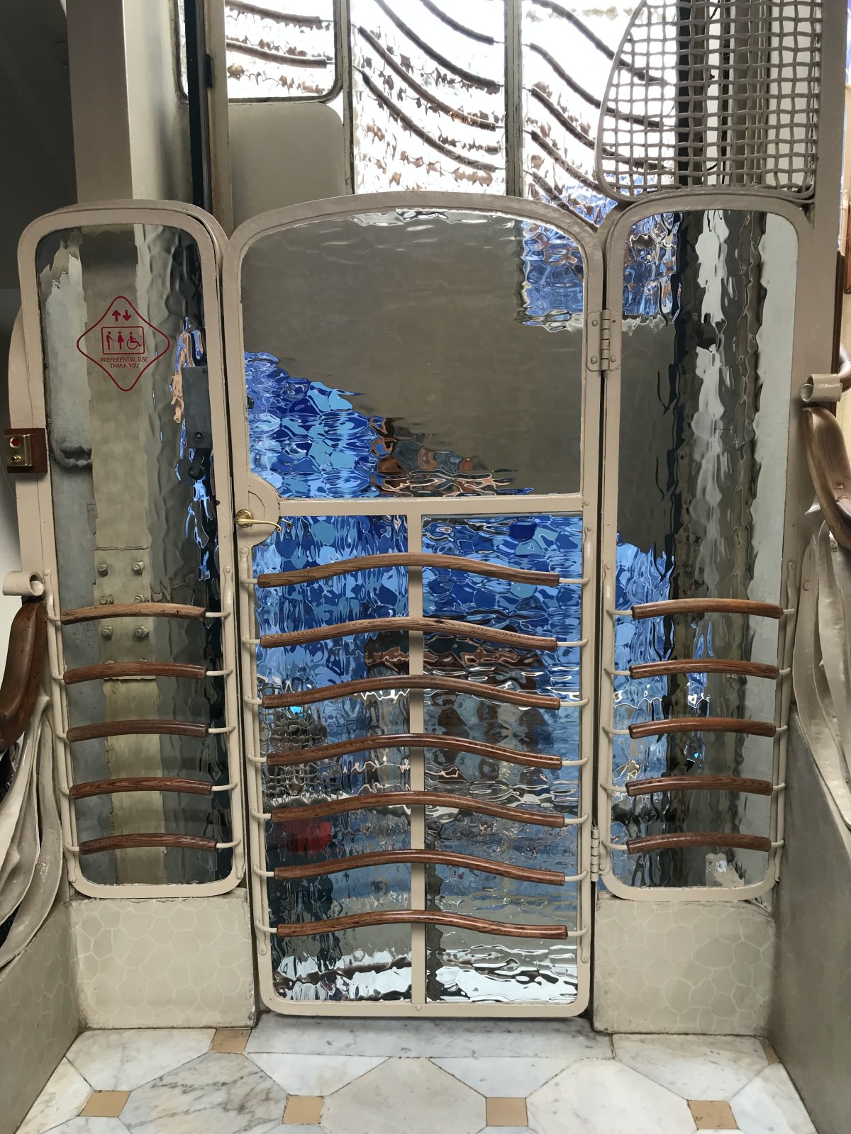 巴特婁之家根本人間海底世界！2022 巴賽隆納高第建築 Casa Batlló 從3D變10D？是大孩子們的遊樂園吧（含最新票價資訊）