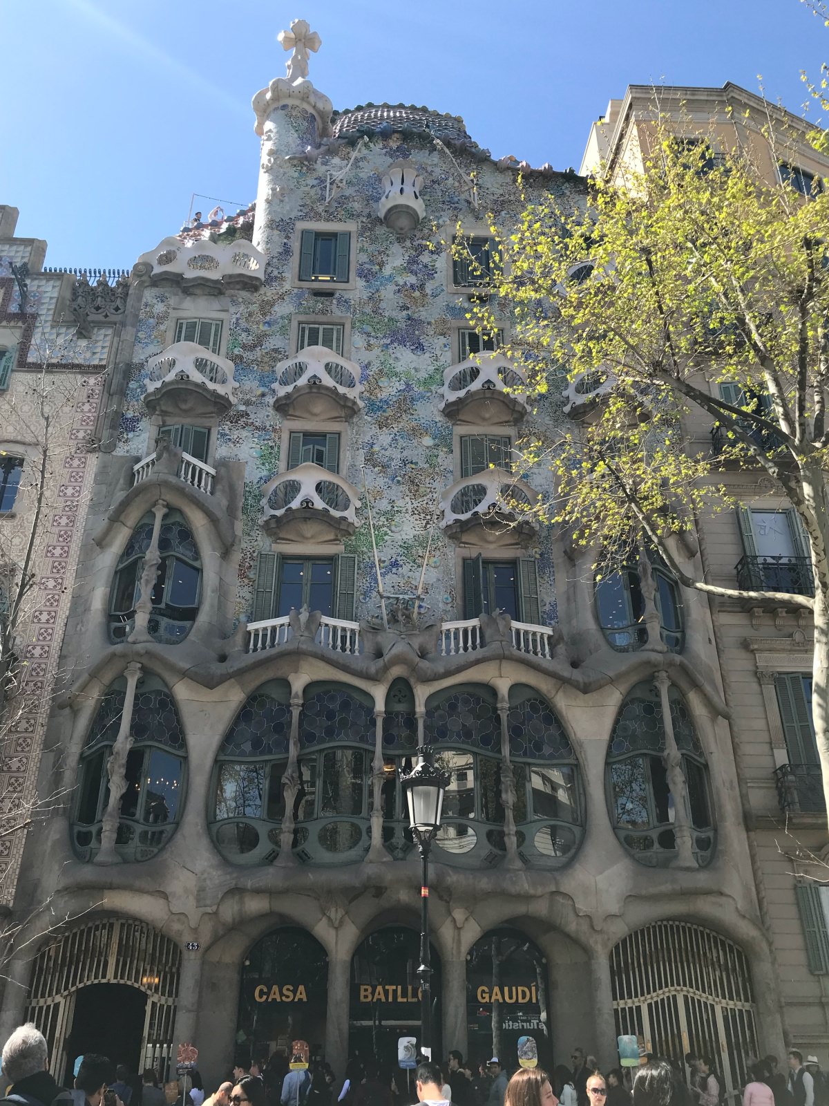好期待！2026 西班牙聖家堂 La Sagrada Familia 會完工嗎？2023 聖家堂最新門票購買、參觀資訊、必看介紹。