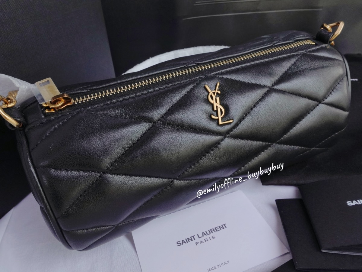 Saint Laurent 迷你圓筒包開箱！YSL2022最新包款Tube超可愛又不廢！NT.三萬上下入手，黑白兩色都超時髦～