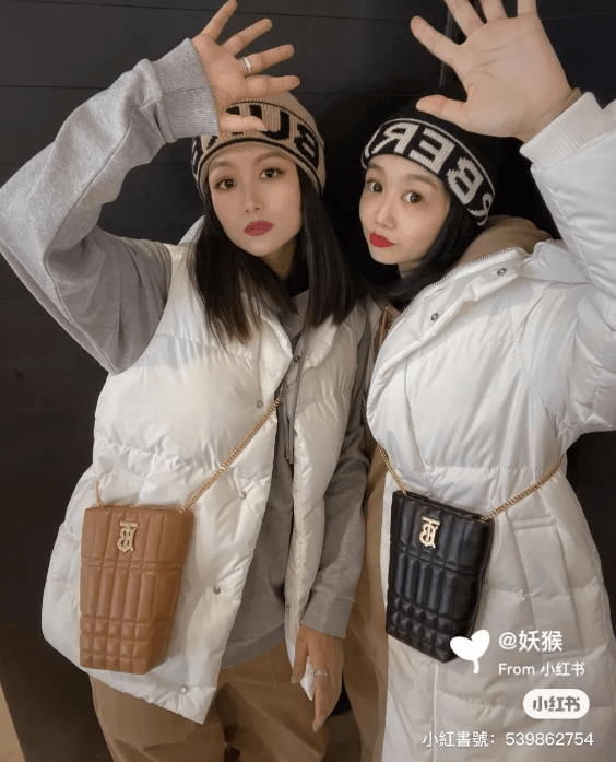 Burberry Lola Bag 開箱！一半皮革＋一半金屬鏈背帶，可斜跨＋手提＋腋下包（小號專櫃41折入手要確定餒）