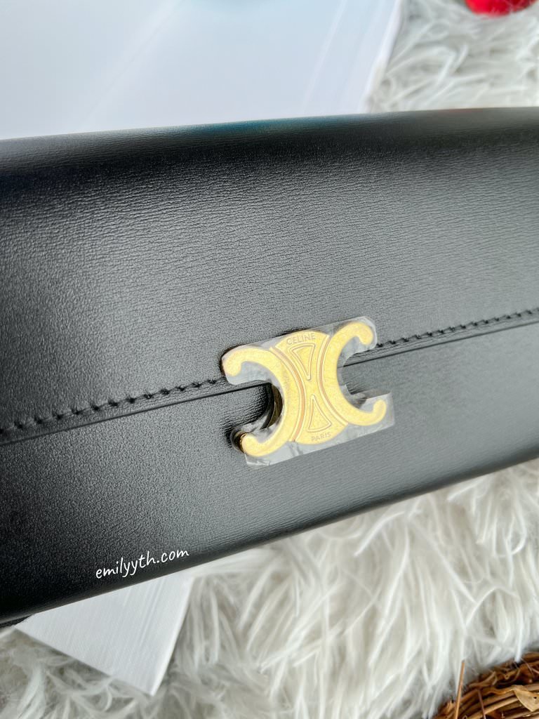 CELINE皮夾開箱!CELINE TRIOMPHE 凱旋門長夾,磨損釦頭竟是刻意設計?!英國買現省台幣 8000(無退稅)! - 第7張圖 CELINE皮夾開箱!CELINE TRIOMPHE 凱旋門長夾,磨損釦頭竟是刻意設計?!英國買現省台幣 8000(無退稅)!