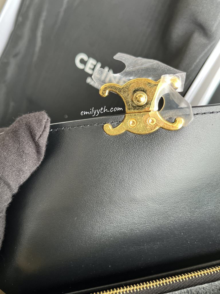 CELINE皮夾開箱!CELINE TRIOMPHE 凱旋門長夾,磨損釦頭竟是刻意設計?!英國買現省台幣 8000(無退稅)! - 第2張圖 CELINE皮夾開箱!CELINE TRIOMPHE 凱旋門長夾,磨損釦頭竟是刻意設計?!英國買現省台幣 8000(無退稅)!