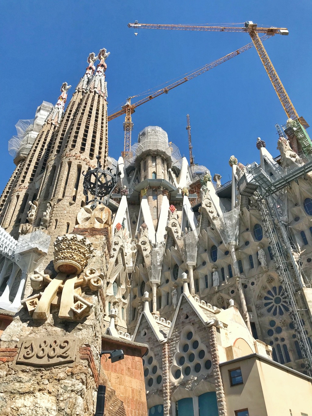 好期待！2026 西班牙聖家堂 La Sagrada Familia 會完工嗎？2023 聖家堂最新門票購買、參觀資訊、必看介紹。