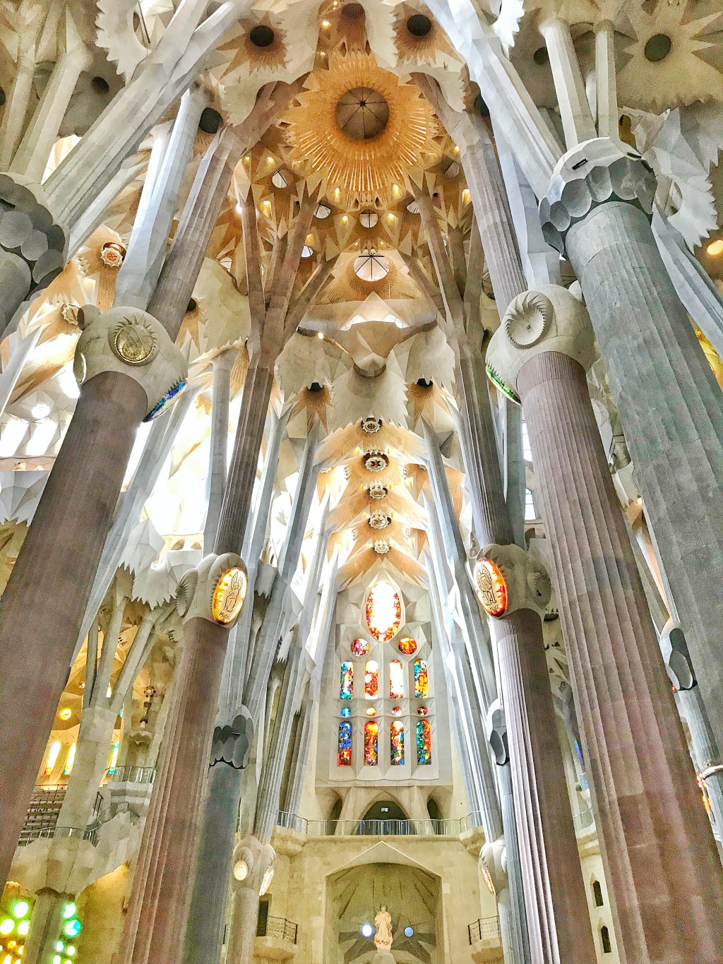 好期待！2026 西班牙聖家堂 La Sagrada Familia 會完工嗎？2023 聖家堂最新門票購買、參觀資訊、必看介紹。