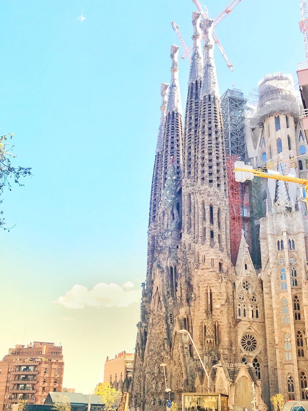 好期待！2026 西班牙聖家堂 La Sagrada Familia 會完工嗎？2023 聖家堂最新門票購買、參觀資訊、必看介紹。