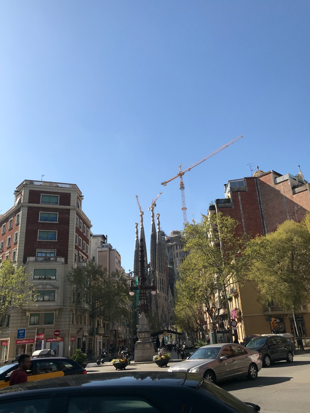 好期待！2026 西班牙聖家堂 La Sagrada Familia 會完工嗎？2023 聖家堂最新門票購買、參觀資訊、必看介紹。