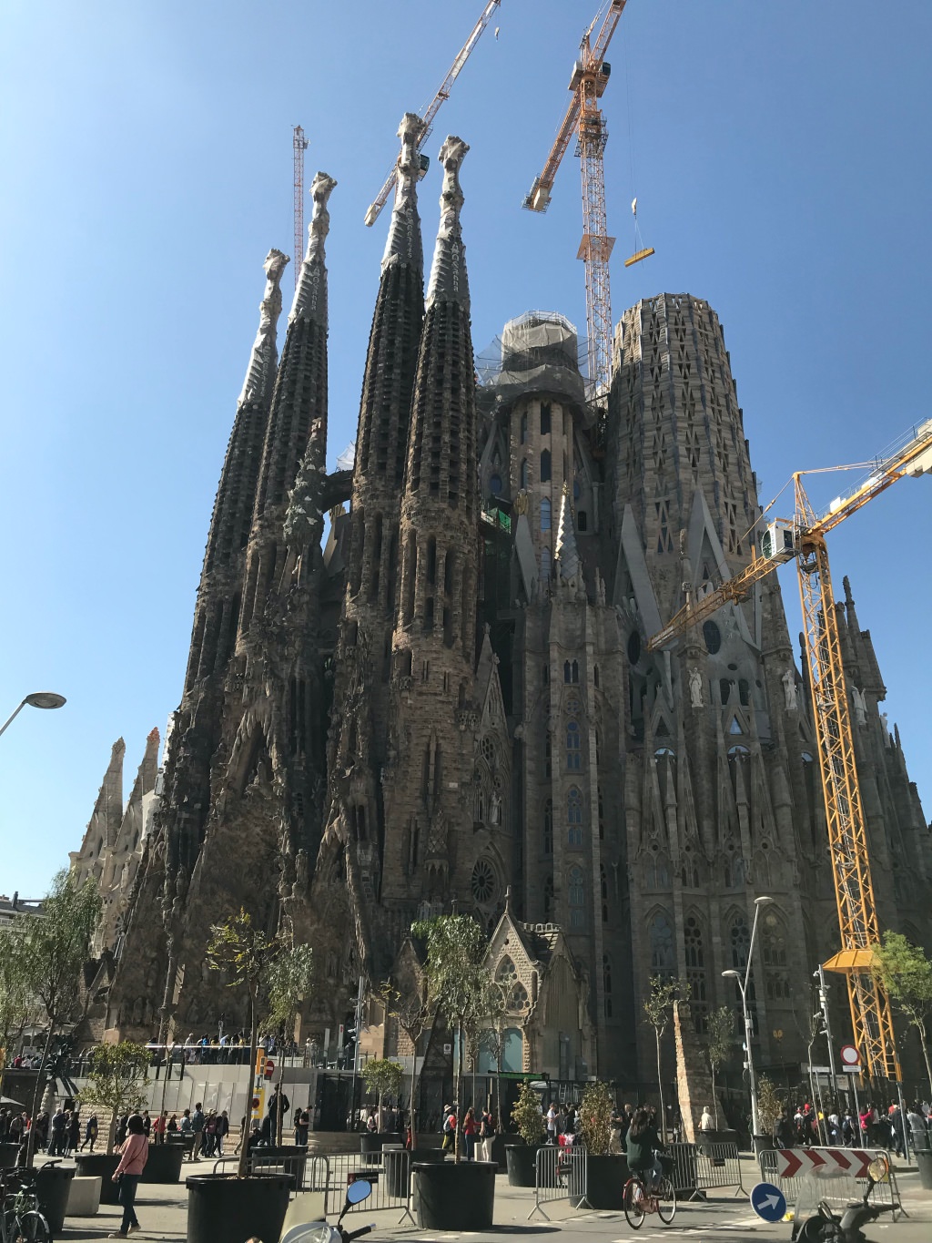 好期待！2026 西班牙聖家堂 La Sagrada Familia 會完工嗎？2023 聖家堂最新門票購買、參觀資訊、必看介紹。