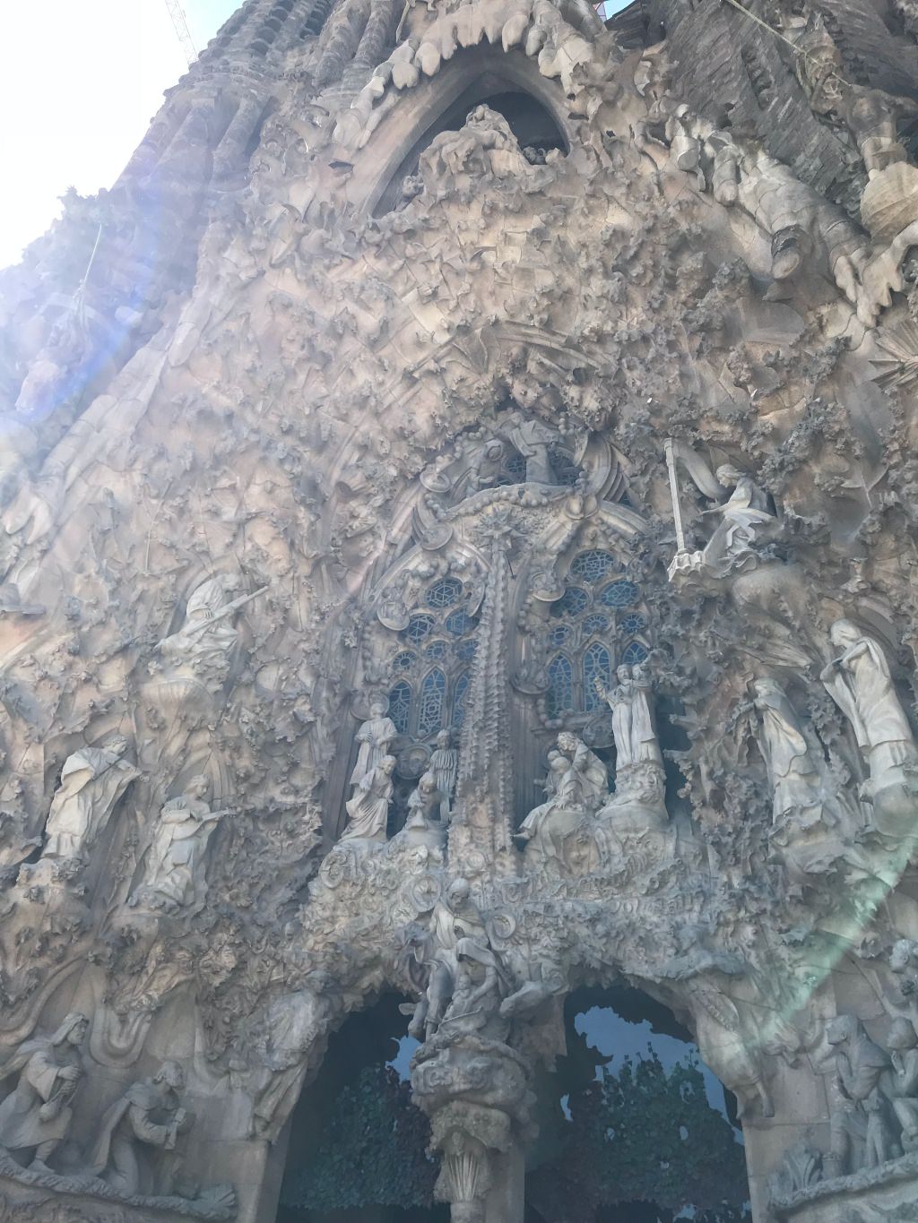 好期待！2026 西班牙聖家堂 La Sagrada Familia 會完工嗎？2023 聖家堂最新門票購買、參觀資訊、必看介紹。