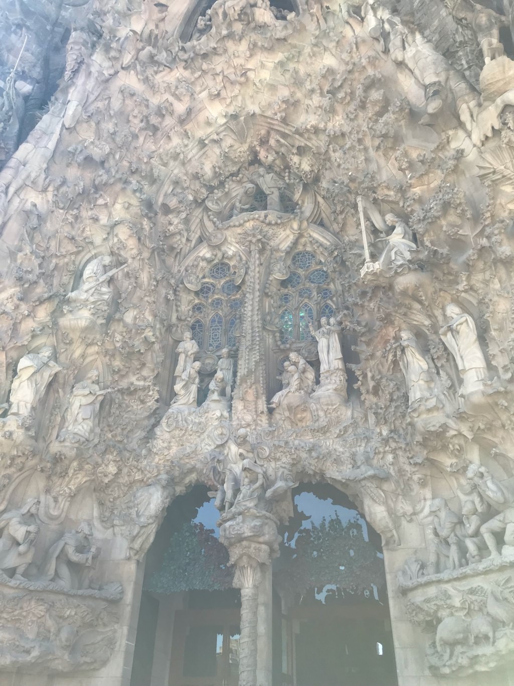 好期待！2026 西班牙聖家堂 La Sagrada Familia 會完工嗎？2023 聖家堂最新門票購買、參觀資訊、必看介紹。