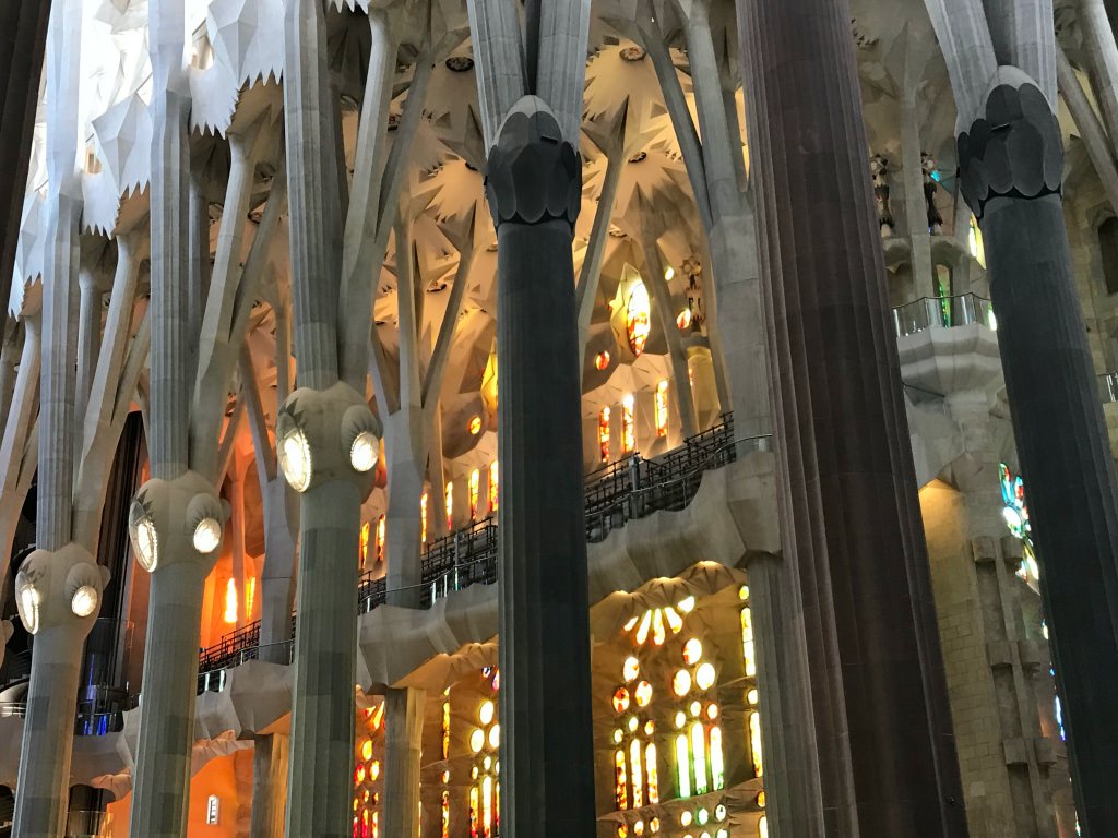 好期待！2026 西班牙聖家堂 La Sagrada Familia 會完工嗎？2023 聖家堂最新門票購買、參觀資訊、必看介紹。
