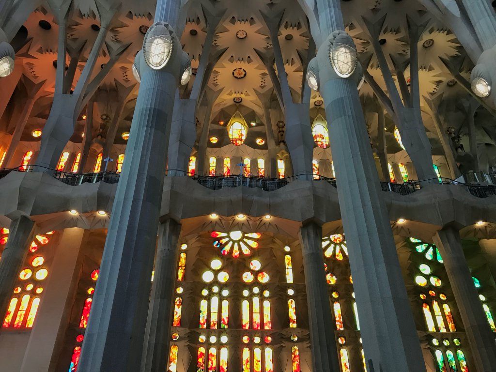 好期待！2026 西班牙聖家堂 La Sagrada Familia 會完工嗎？2023 聖家堂最新門票購買、參觀資訊、必看介紹。