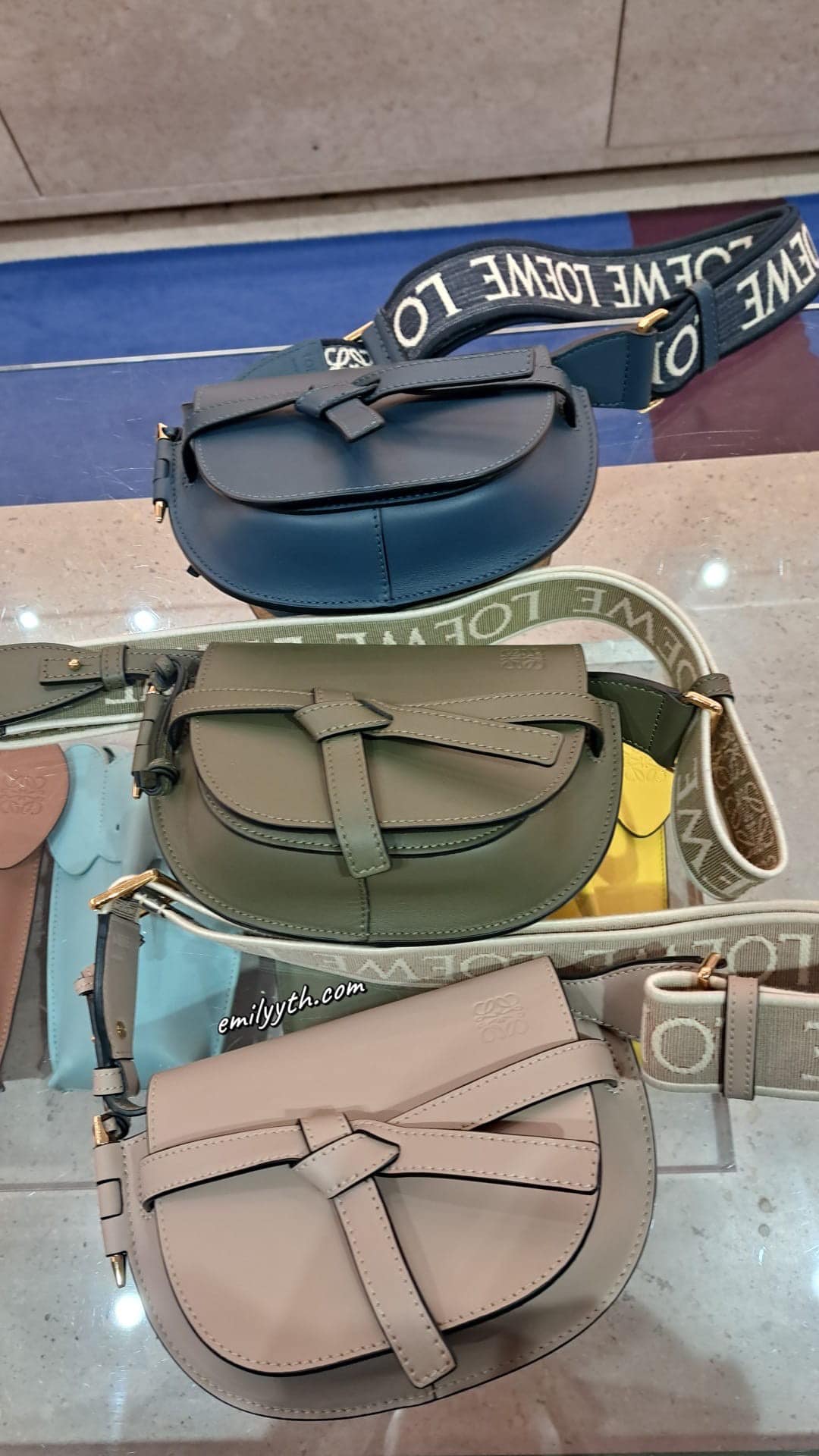 美國上市公司網站FWRD滿額7折！Loewe 包袋低於專櫃64折！