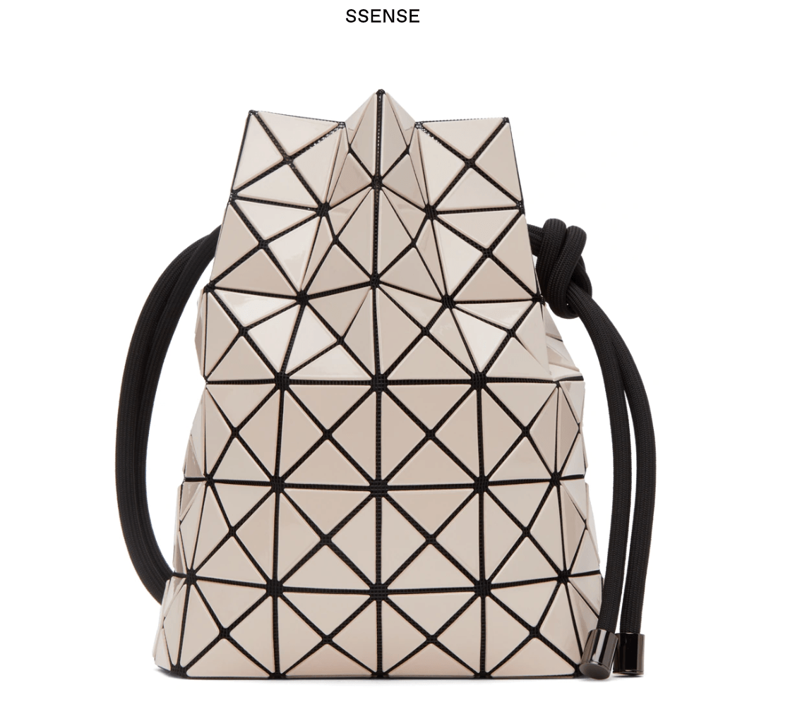 SSENSE 2023 春夏85折活動！原價新品 85 折，Ami Paris、Essentials、New Balance、Bao Bao包、VIVIENNE WESTWOOD 都參加（5/1結束）