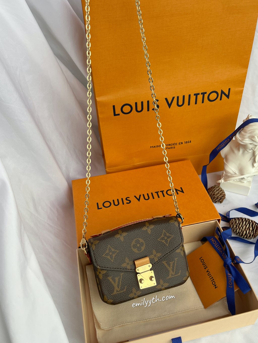 LV Micro Métis 迷你郵差包開箱！英國百貨專櫃價 84折入手？Louis Vuitton 郵差包其實有三款？