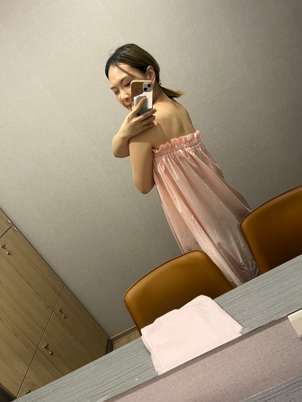 【杏仁酸美背推薦】背痘粉刺、暗沈毛孔滾開，手指滑倒般的觸感❤️台北花漾國際美學診所，超認真杏仁酸美背初體驗！