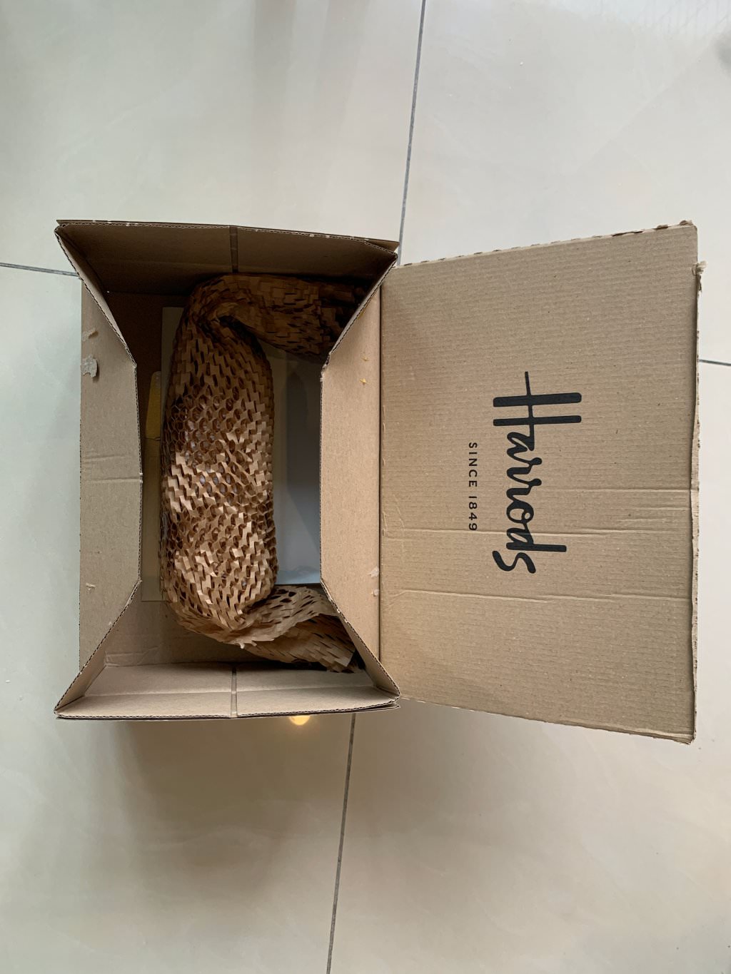 英國電商Harrods會員9折+少見彩妝最高8折! - 第17張圖 英國電商Harrods會員9折+少見彩妝最高8折!