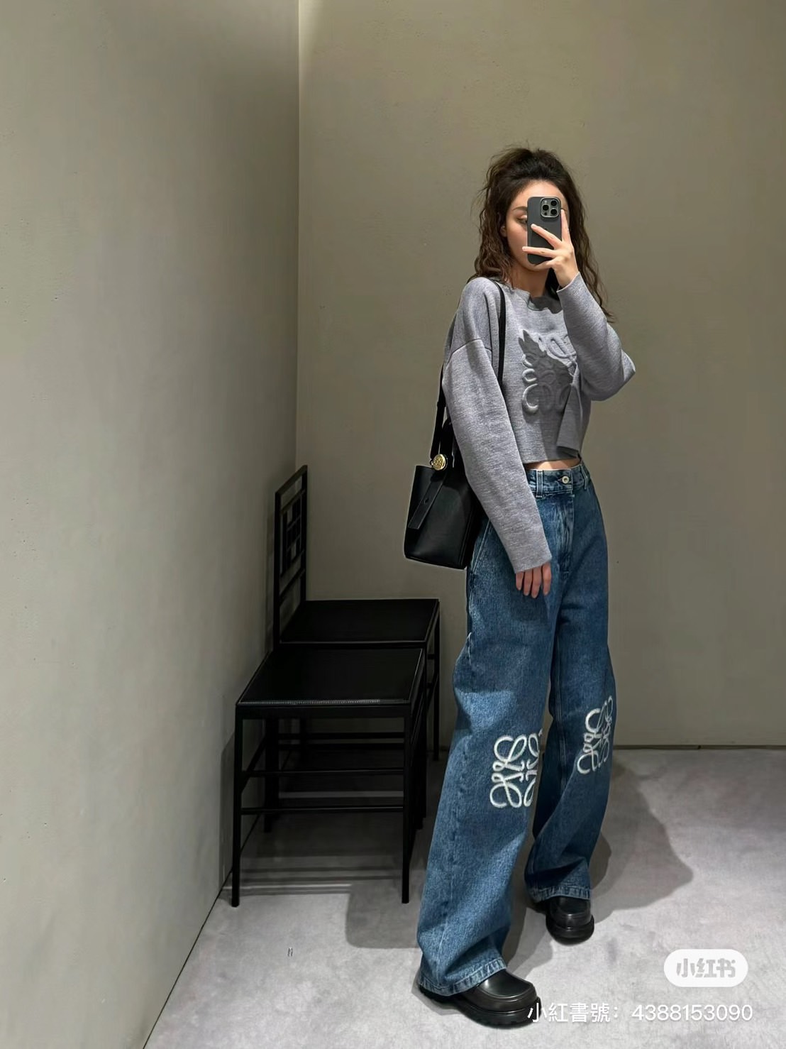 FWRD 滿額7折，Loewe 大補貨，折扣區可折上折！Loewe Puzzle 中號沙色最高激省台幣四萬五！