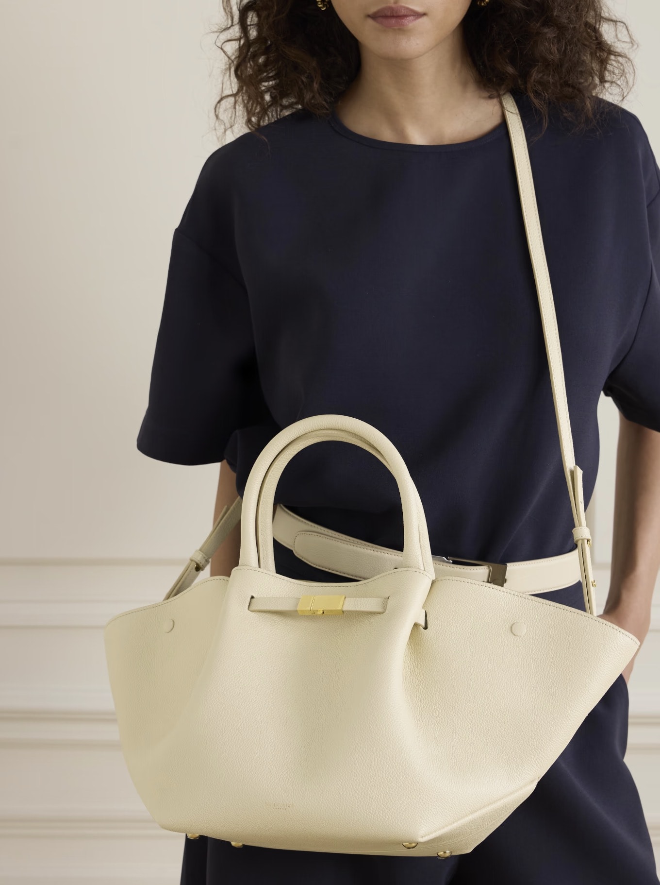 Net-A-Porter 雙11單身節 75折，英國凱特王妃愛牌DeMellier包、小眾品牌Jacquemus包、加拿大運動品牌Lululemon等都參加。