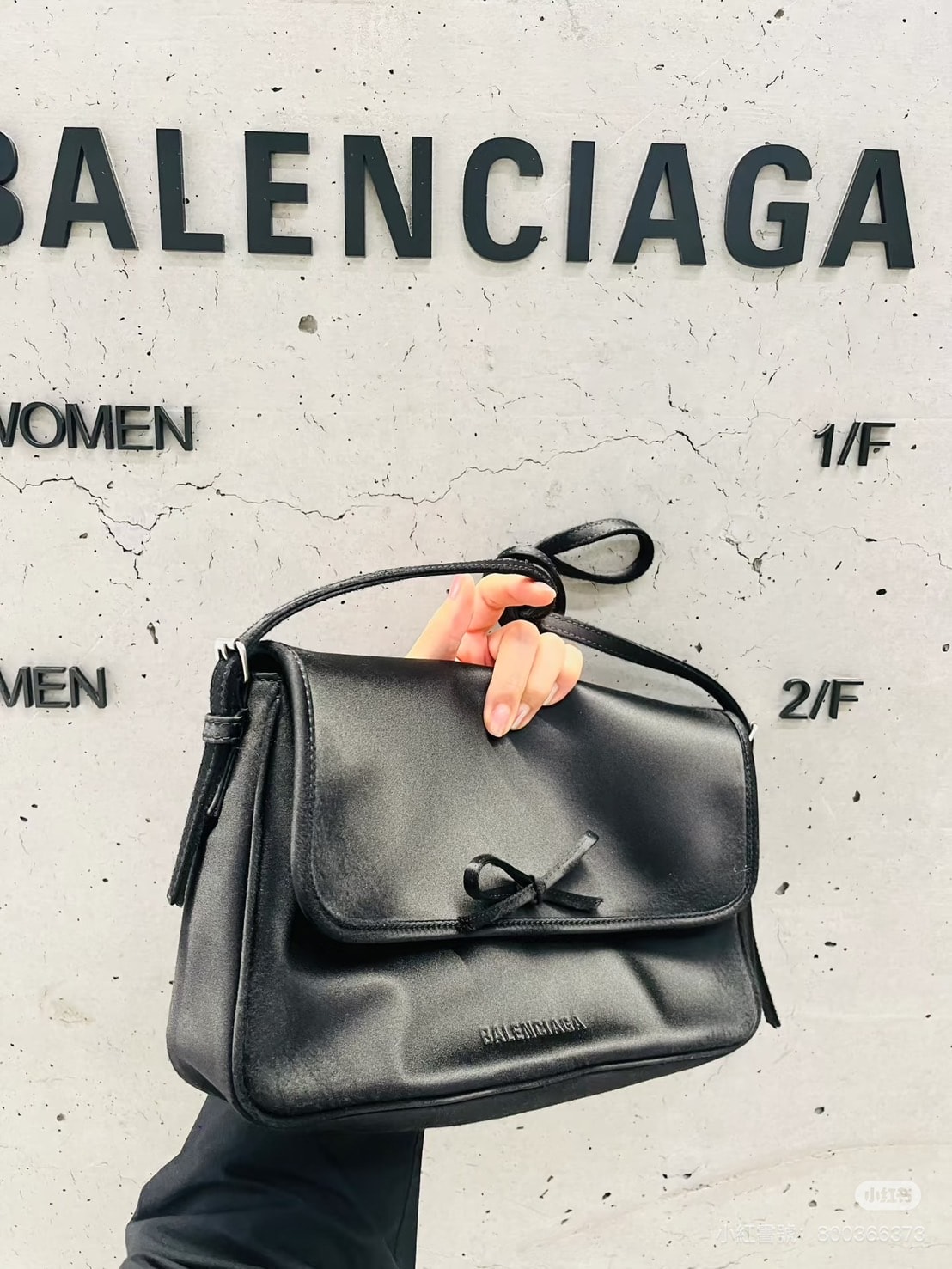 FWRD全站滿額7折1/6(一)21:00開始,Balenciaga 2024 秋冬新款折上折低至43折。 - 第16張圖 FWRD全站滿額7折1/6(一)21:00開始,Balenciaga 2024 秋冬新款折上折低至43折。