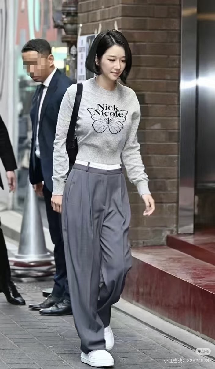 Totême 爆款水桶包6折、Chloé Woody小籃子5折、Acne Studios熱門圍巾71折、Burberry爆款圍巾66折、67折Miu miu休閒鞋… - 第9張圖 Totême 爆款水桶包6折、Chloé Woody小籃子5折、Acne Studios熱門圍巾71折、Burberry爆款圍巾66折、67折Miu miu休閒鞋…