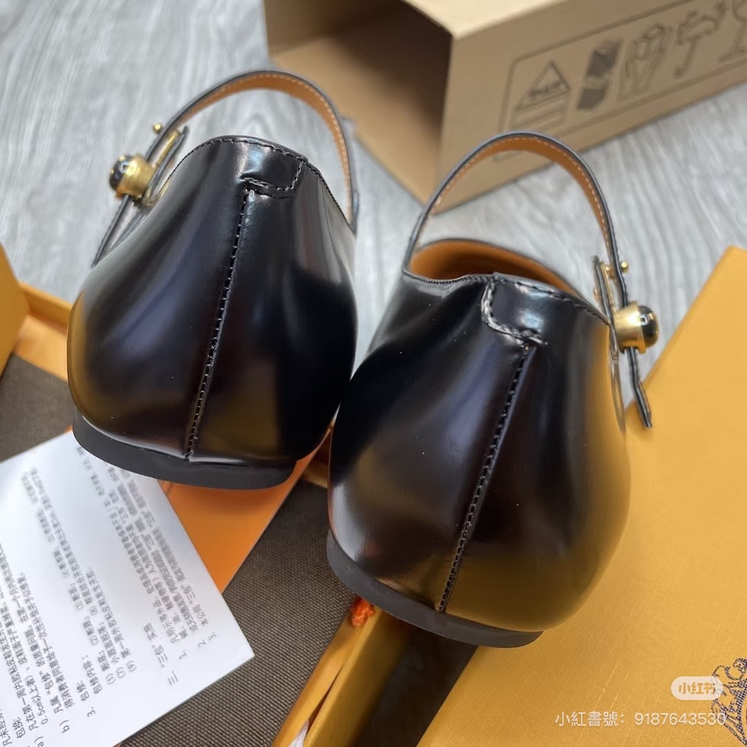 Coggles 特價1折！A.P.C. Grace 小包低至專櫃4折，法棍包萬元內收！