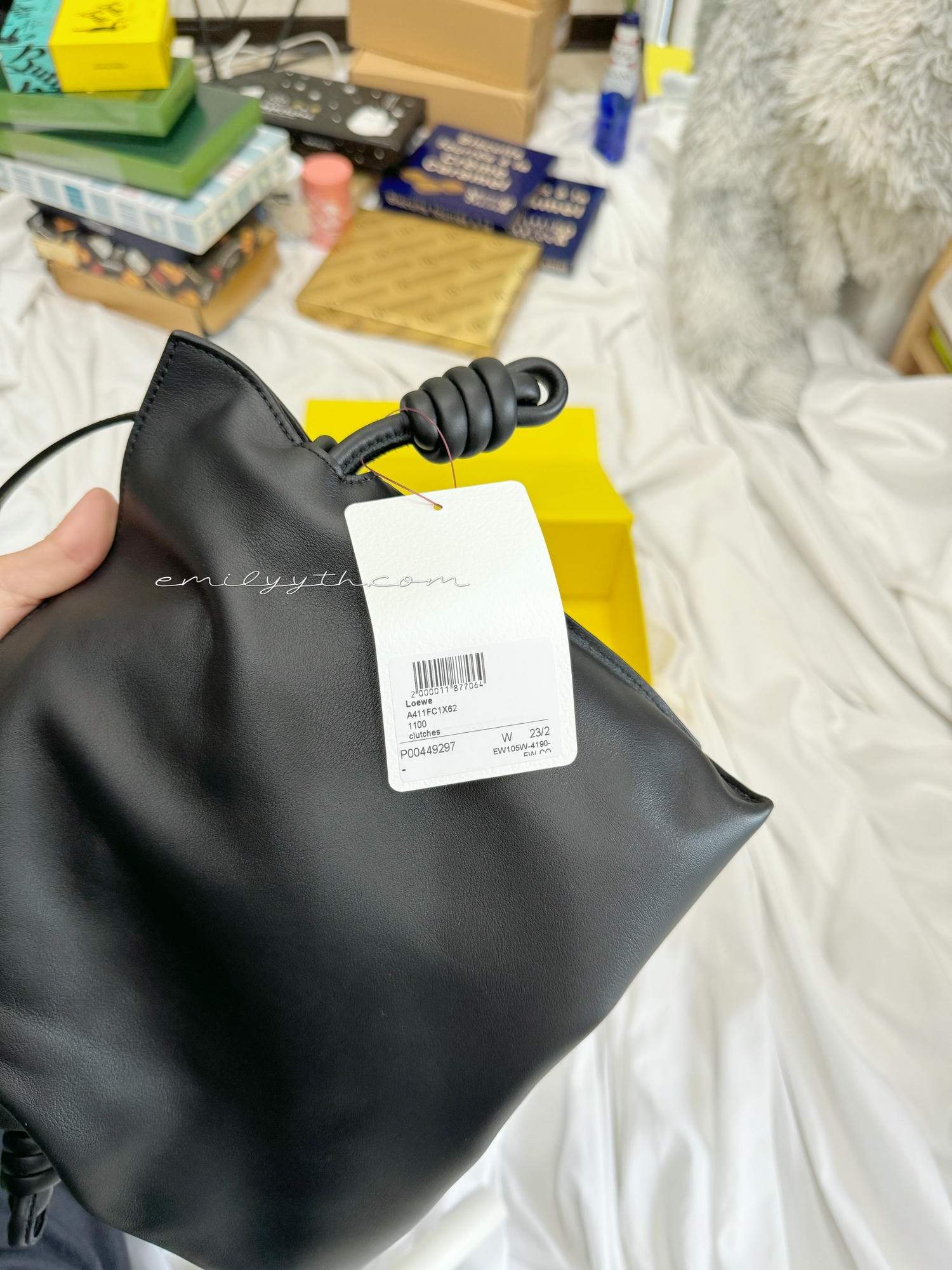 Loewe Flamenco 雲朵手拿包還推薦嗎？不出國、免代購專櫃65折入手！跟全新變奏款Purse差異？