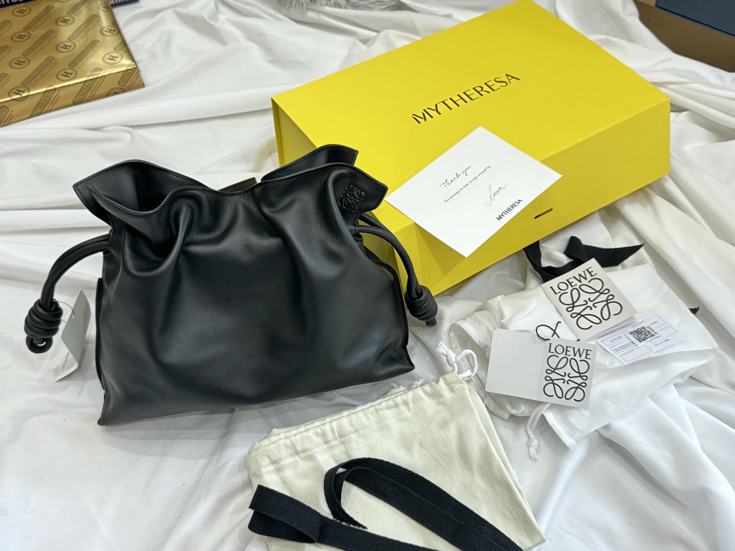 Mytheresa換季折扣開始，Loewe 熱門包款限時折扣必搶！