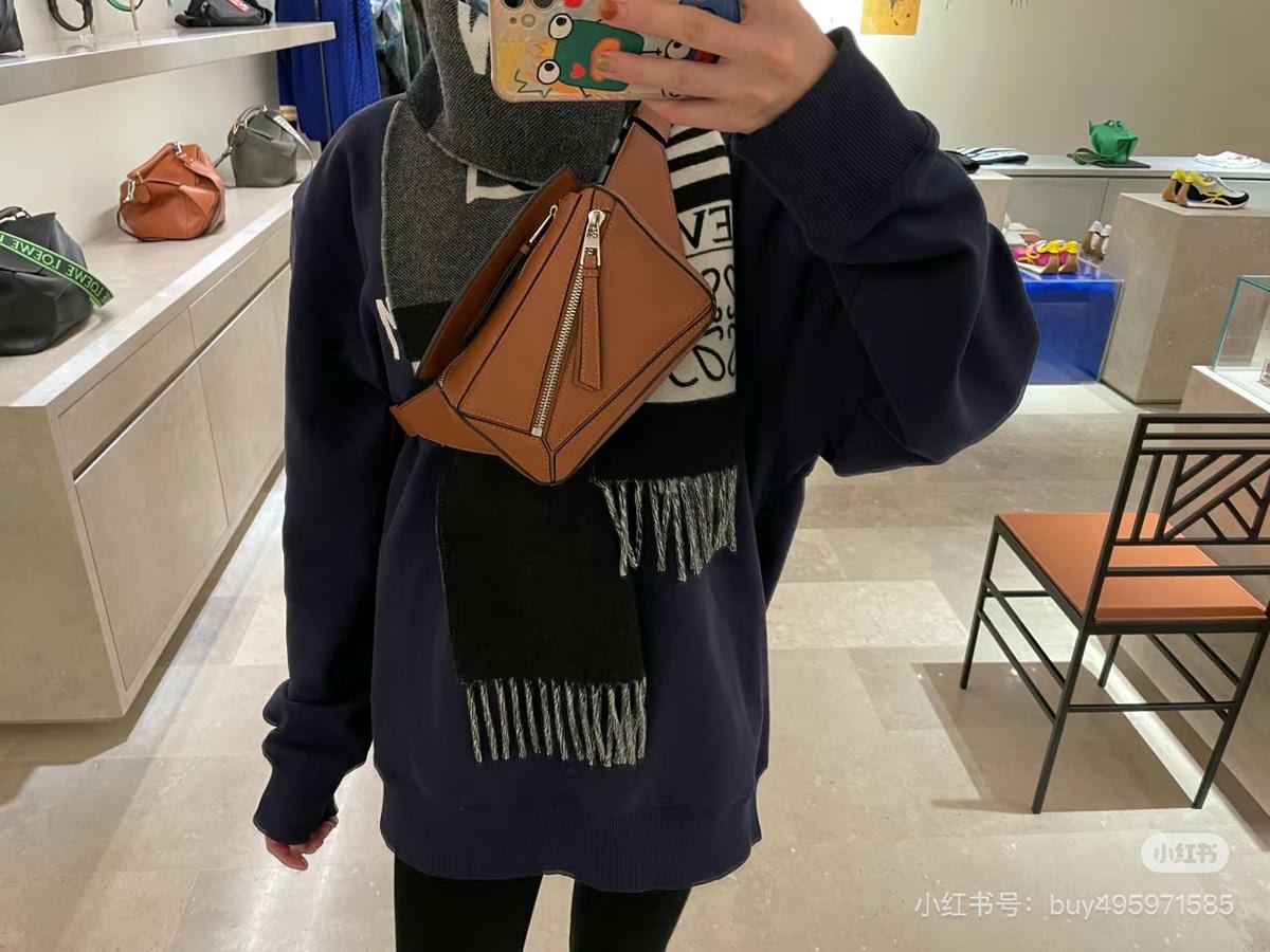 Mytheresa換季折扣開始，Loewe 熱門包款限時折扣必搶！