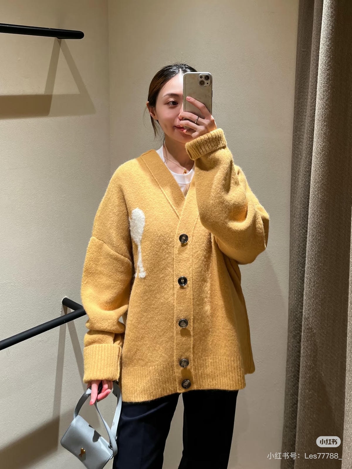Mytheresa滿額折上8折！Loewe Pebble 狂省近台幣四萬！