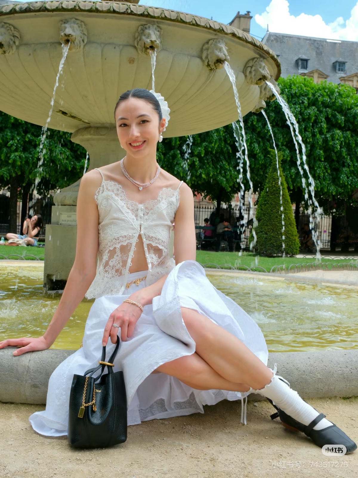 Mytheresa滿額折上8折！Loewe Pebble 狂省近台幣四萬！