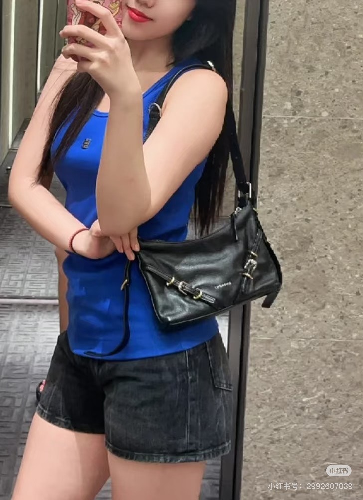 Net-A-Porter 折扣升級!Loewe 圍巾漲價,這裡凍漲 + bug 價=6折! - 第6張圖 Net-A-Porter 折扣升級!Loewe 圍巾漲價,這裡凍漲 + bug 價=6折!