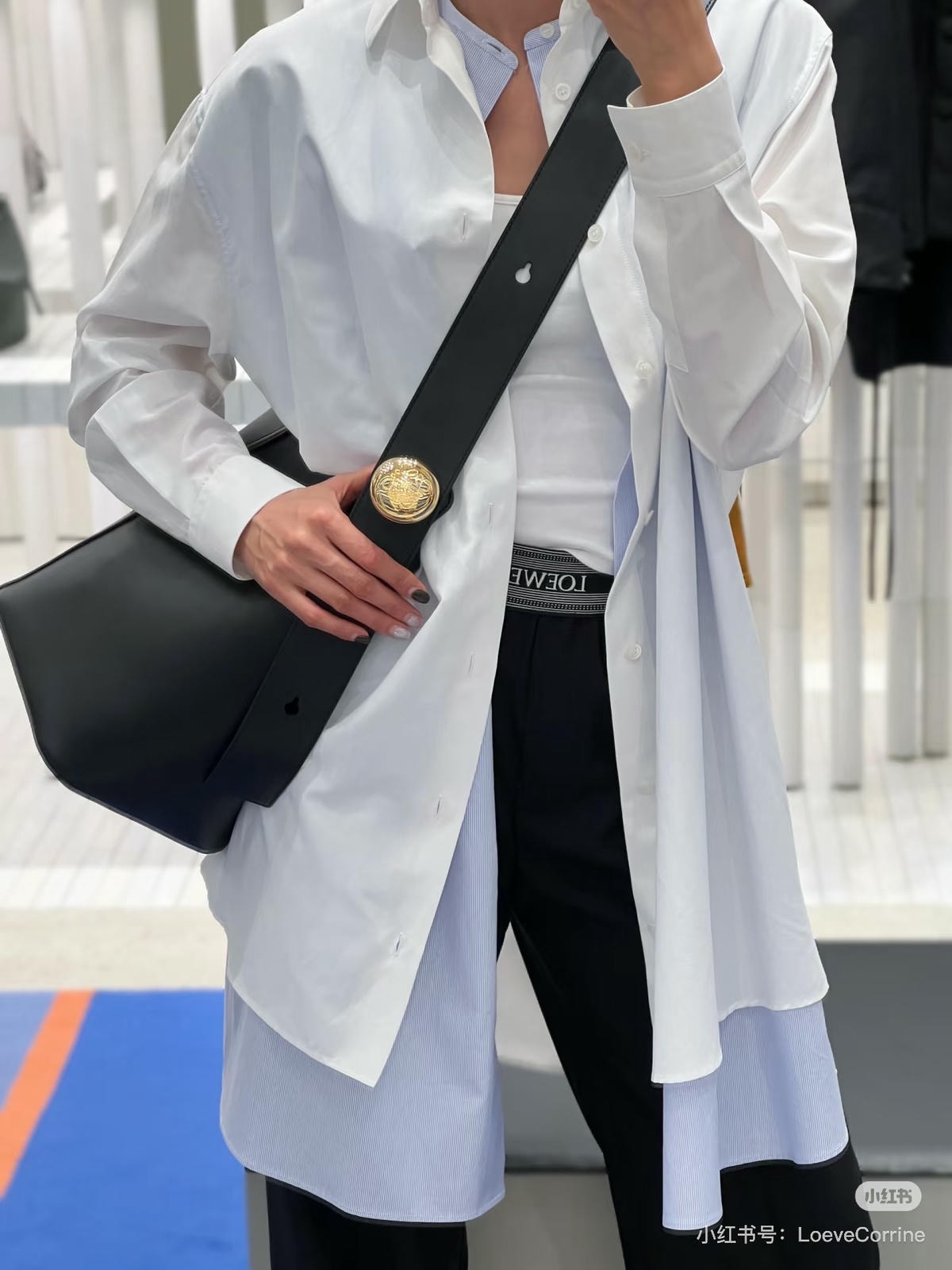 Mytheresa滿額折上8折！Loewe Pebble 狂省近台幣四萬！