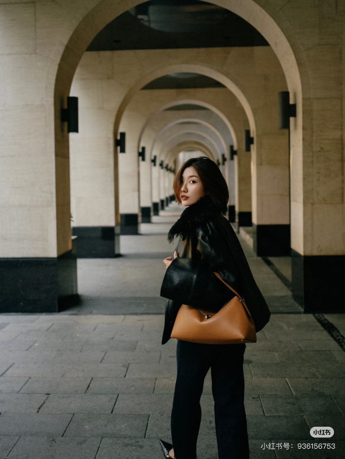 Mytheresa 最後週末加碼超多品牌，必買Lemaire可頌包3萬內入手、68折Toteme T-lock包！