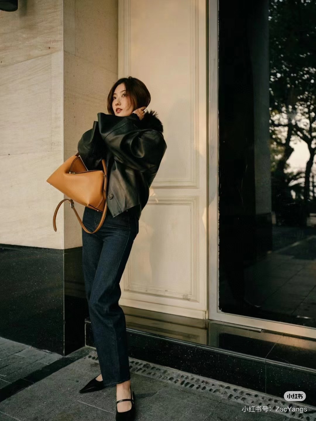Mytheresa 最後週末加碼超多品牌，必買Lemaire可頌包3萬內入手、68折Toteme T-lock包！