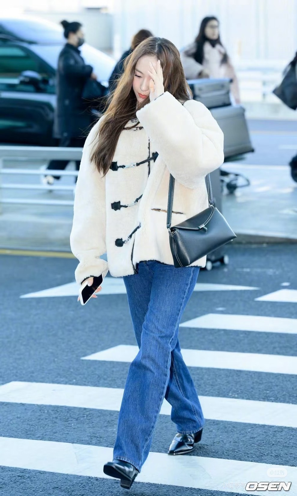 Mytheresa 最後週末加碼超多品牌，必買Lemaire可頌包3萬內入手、68折Toteme T-lock包！
