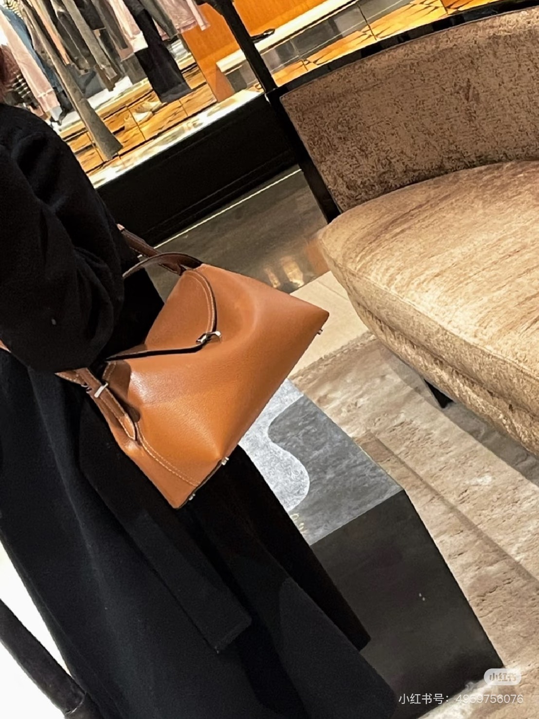 Mytheresa 最後週末加碼超多品牌，必買Lemaire可頌包3萬內入手、68折Toteme T-lock包！