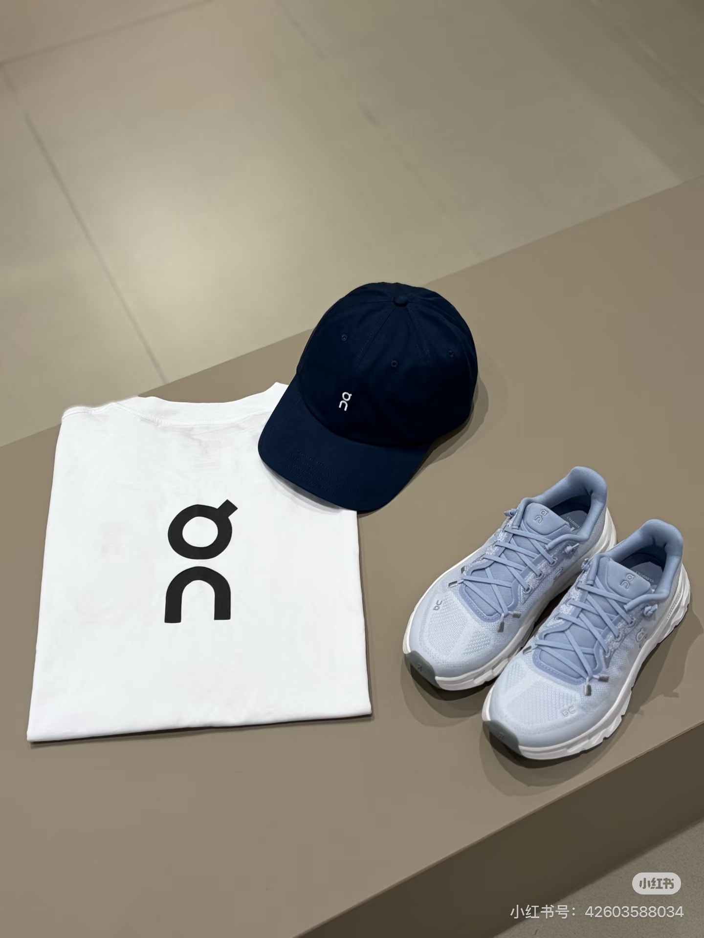 Revolve 全場正價品8折！Polo 棒球帽顏色爆炸多！